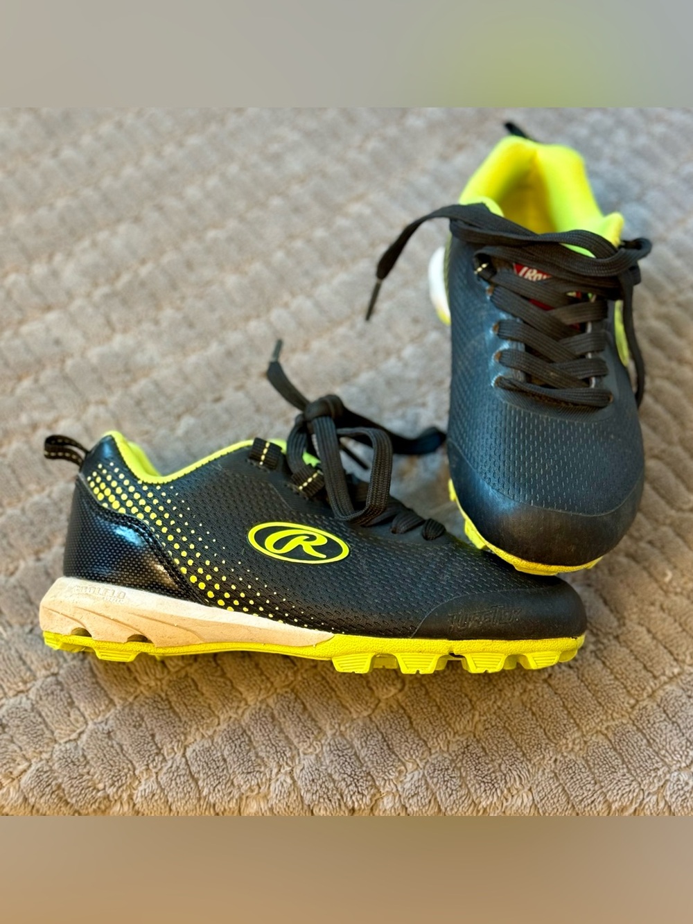 Rawlings Kids Black and Neon Yellow baseball cleats